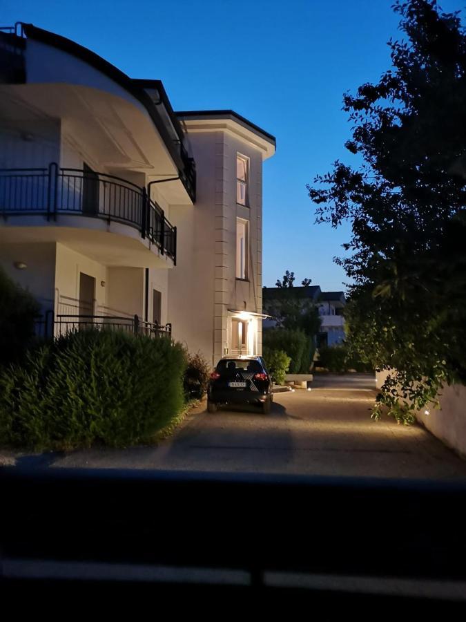 Raja Rooms Alife Exterior foto